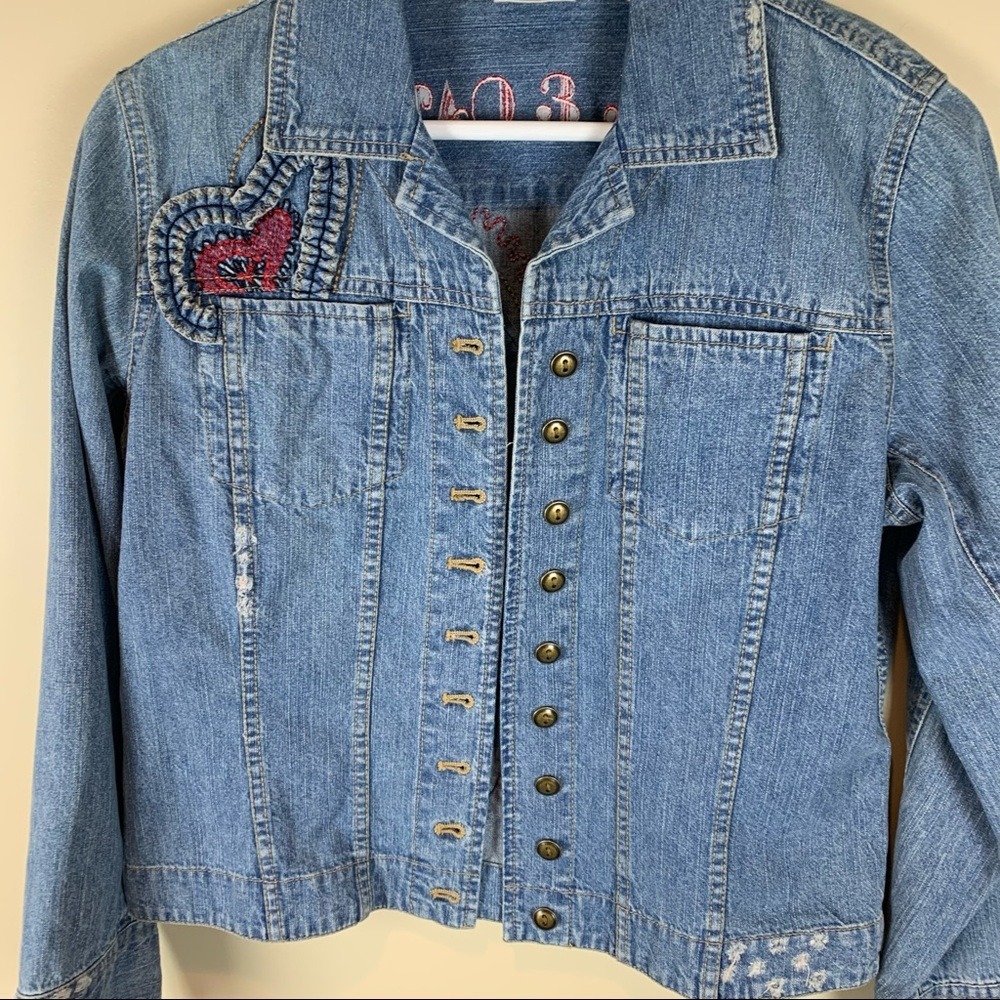Chicos Hall & Oates Embroidered Heart Denim Jacket Blue Distressed Size 0 Small - Picture 6 of 7